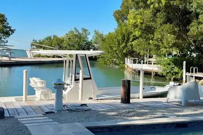 Image de Dock & Pool à Islamorada - 5 Bedroom Waterfront - parfait pour 2+ familles