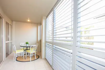 Image de Superbe maison de ville de trois chambres avec Wifi, parking et climatisation