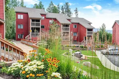 Image de Retraite de montagne relaxante dans un bain à remous intérieur privé