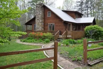 Image de Cedar Mtn, Dupont, 4+ acres, Wifi, cour clôturée, ruisseau