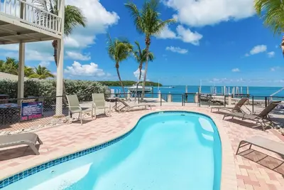 Image de Ocean De Luxe Front / Ascenseur PRIVÉ / Quai / Piscine. Marathon Lic Plr2017-00465