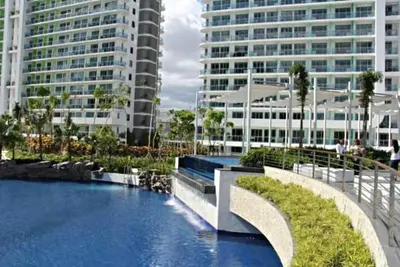 Image de Copropriété Azure Beach View. Parfait pour Staycation!