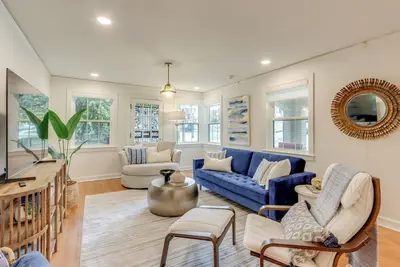 Image de Condo Fayetteville - 2 blocs de Dickson Street!