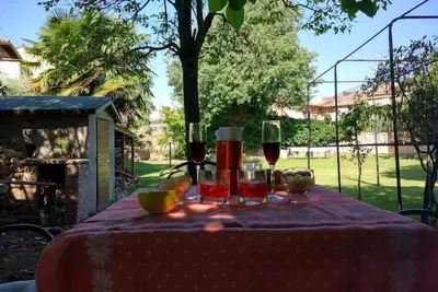 Image de Verona à vous - App. Cour avec jardin et place de parking (max 1. 90)