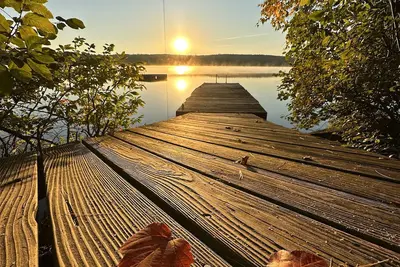 Image de Waterfront 20 'du lac 20' Dock 15acres sentiers 3Kayaks Canoe A / C FirepitGarden