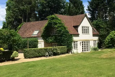 Image de South Downs Cottage w / portail privé ouvrant directement sur les Downs