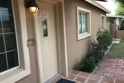 Image de Charmante maison qui accepte les animaux de compagnie au cœur de la vieille ville de Scottsdale