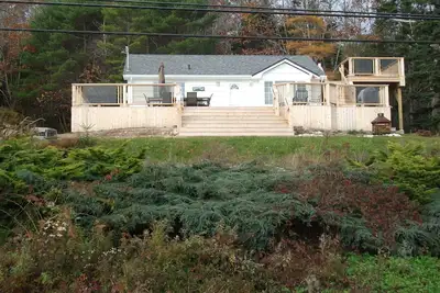 Image de Incroyable vue sur l'océan à quelques pas de Fox Point Beach!