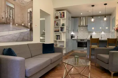 Élégant appartement de 3 chambres à coucher et de 2 chambres à côté de Hyde Park, W2