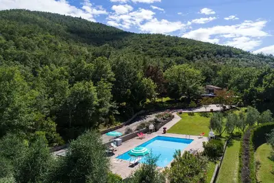 Image de Villa en Toscane avec Piscine et Vue sur Collines