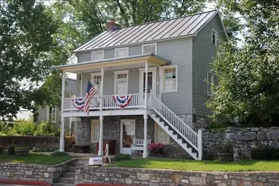 Image de Sharpsburg Retreat - Civil War Home Near Antietam Battlefield, C & O Canal Towpath