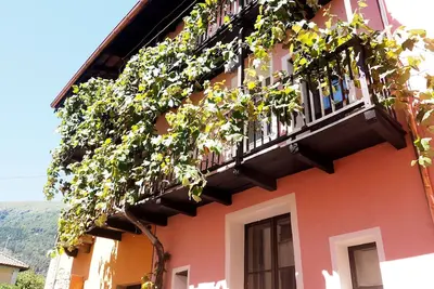 Image de 2 pièces à part en 500 ans. Patrician House, Breno, Malcantone, Breakfast, près de Lugano