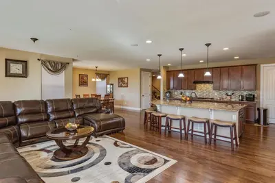 Image de Parker Home dans un cul de sac, retour à l'espace ouvert