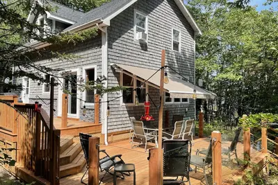 Image de 60 min. to Halifax - Isolé, haut de gamme idéal pour les familles nombreuses; bonne natation