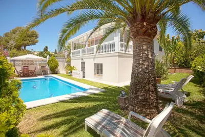 Image de Villa with private pool close to the beach, Costabella Marbella