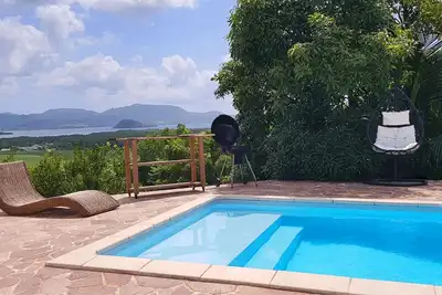 Image de Maison avec piscine et jardin et superbe vue sur la Baie de Fort-de-France