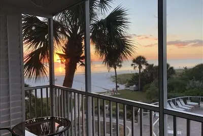 Image de Un luxueux appartement de deux chambres et deux salles de bain magnifiquement redécoré!