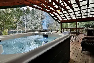 Image de Et au milieu coule une rivière # 1 - Waterfront luxe bain à remous, Cheminée & Foyer