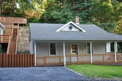 Image de Cottage rustique près de la rivière Potomac