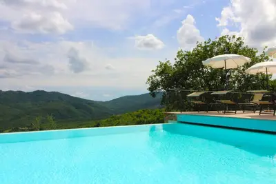 Image de Belle maison de vacances privée avec Wifi, piscine privée, Tv, terrasse, animaux admis, parking