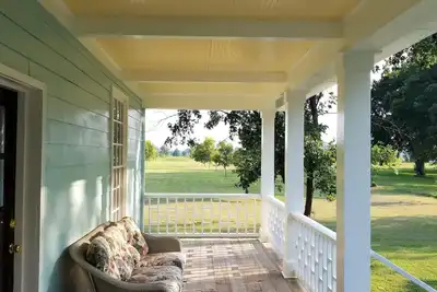 Image de Détendez-vous dans un verger de noix de pécan 15 min. de l'aéroport