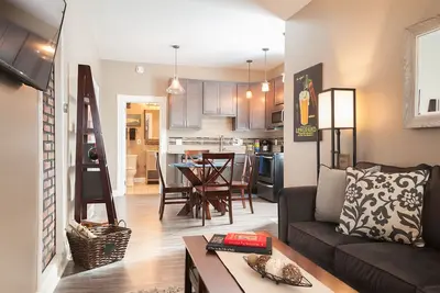 Image de ☆ Nouvelle rénovation ☆ Holly Hills ☆ Carondelet Park ☆ Yard