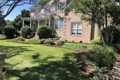 Image de Maison très lumineuse et spacieuse à quelques minutes des plages, des parcs, des musées et plus encore!