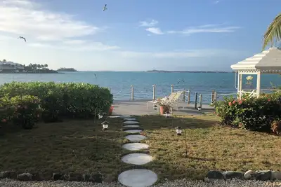 Image de Superbe villa pieds dans l'eau