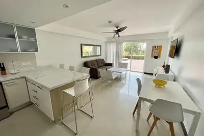 Image de 2 Chambre front de mer avec terrasse privée et jacuzzi