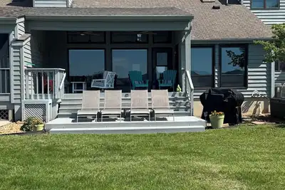 Image de Retraite de vacances au bord de l'eau sur le lac Smith Mountain