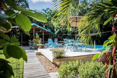 Image de 2/2, Davie / Ft. Lauderdale \"Quiet / Pool\" Garden Home - Plus Impressionnant Que Jamais!