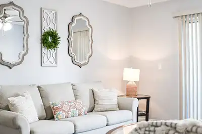 Image de Emplacement. . . Emplacement! * Centre Destin * 3 min de la plage * festival de pêche