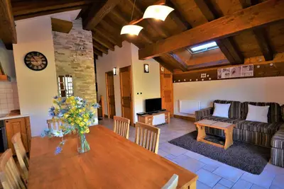 Image de Chalet Authentique Rénové à St Martin, Terrasse, Proche Pistes et Navette Gratuite