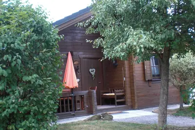 Image de Détente dans une cabane en rondins avec 2 chambres pouvant accueillir jusqu'à 5 personnes