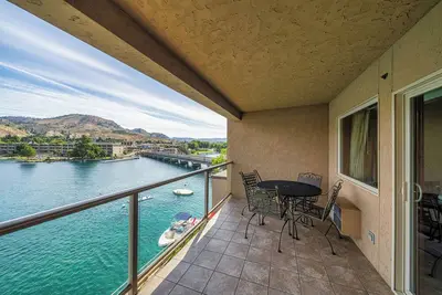 Image de Vue sur la rivière Grandview 644! Luxueux condo au bord de l'eau sur le lac Chelan, peut accueillir jusqu'à 6 personnes!