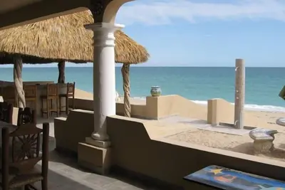 Image de Les 4 chambres principales sont en front de mer avec lits king-size