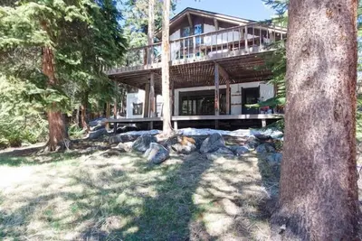 Image de Gore Creek Home Walk to Slopes, Hospital, or both Villages!