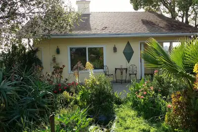 Image de Maison de campagne avec vue sur la colline - Familles et animaux bienvenus!