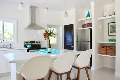 Image de * Nouveau * 2bd 2ba Ten Bay House, à 2 min à pied de la plage