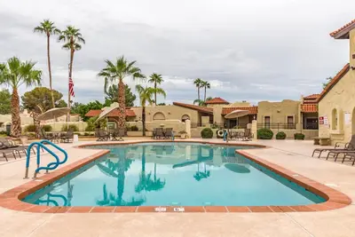Image de Nouveau! Alta Mesa calme, relaxante maison de plain-pied avec vue piscine chauffée