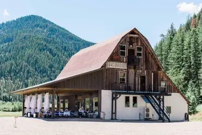 Image de The Elk Barn Inn - Guest Ranch, Lodge & Event Center -Nw Montana (Heron)