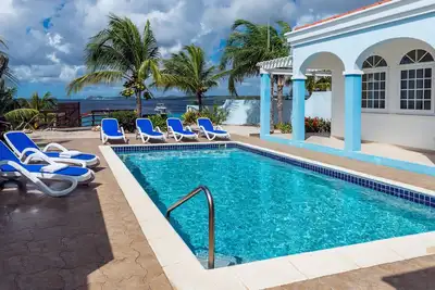 Image de Villa de luxe en bord de mer, piscine privée complète Ac, accès direct à l'océan, grande plongée