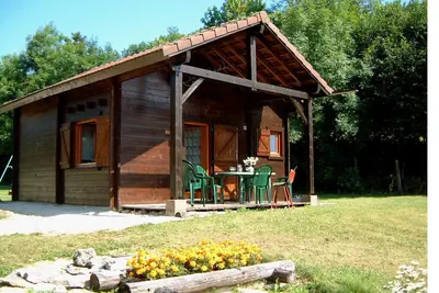 Image de Bourgogne, gite en chalet bois près de Vézelay.