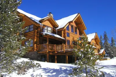 Image de Eco Friendly Luxury Log Maison de vacances 6 Br W / 3 Master Suites Toutes les commodités