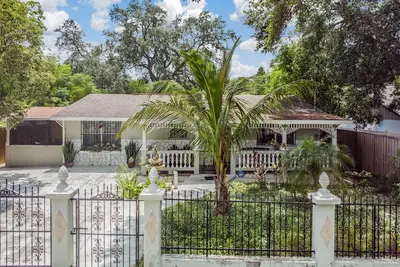 Image de # \"1\" Emplacement * Marchez vers les parcs d'attractions depuis la Maison Parfaite