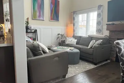 Image de Superbe parcours de golf de Muskoka Oak Bay - Maison de ville à Port Severn pour 8 personnes avec wifi gratuit<br>