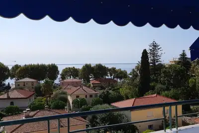 Image de 3-room apartment with balcony, sea view, beach 200 m away. Bright, wifi…