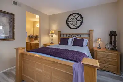 Image de À 1, 5 km des Stadiums de A - Piscines chauffées et bains à remous / Super emplacement