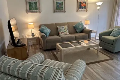 Image de Paradise on Manasota Key avec une piscine et un quai et à 3 minutes de la plage.