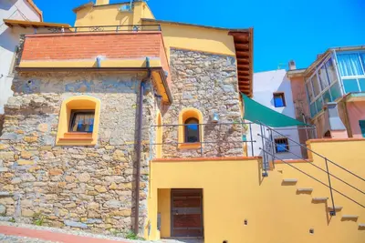 Image de Maison en pierre - Maison typique parfaitement restaurée pour 5, dans un village pittoresque